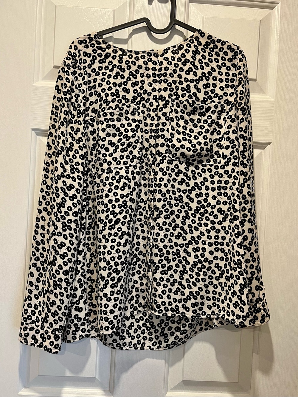 LOFT Ann Taylor Women’s Black and White Floral Poppy Printed Blouse Size M